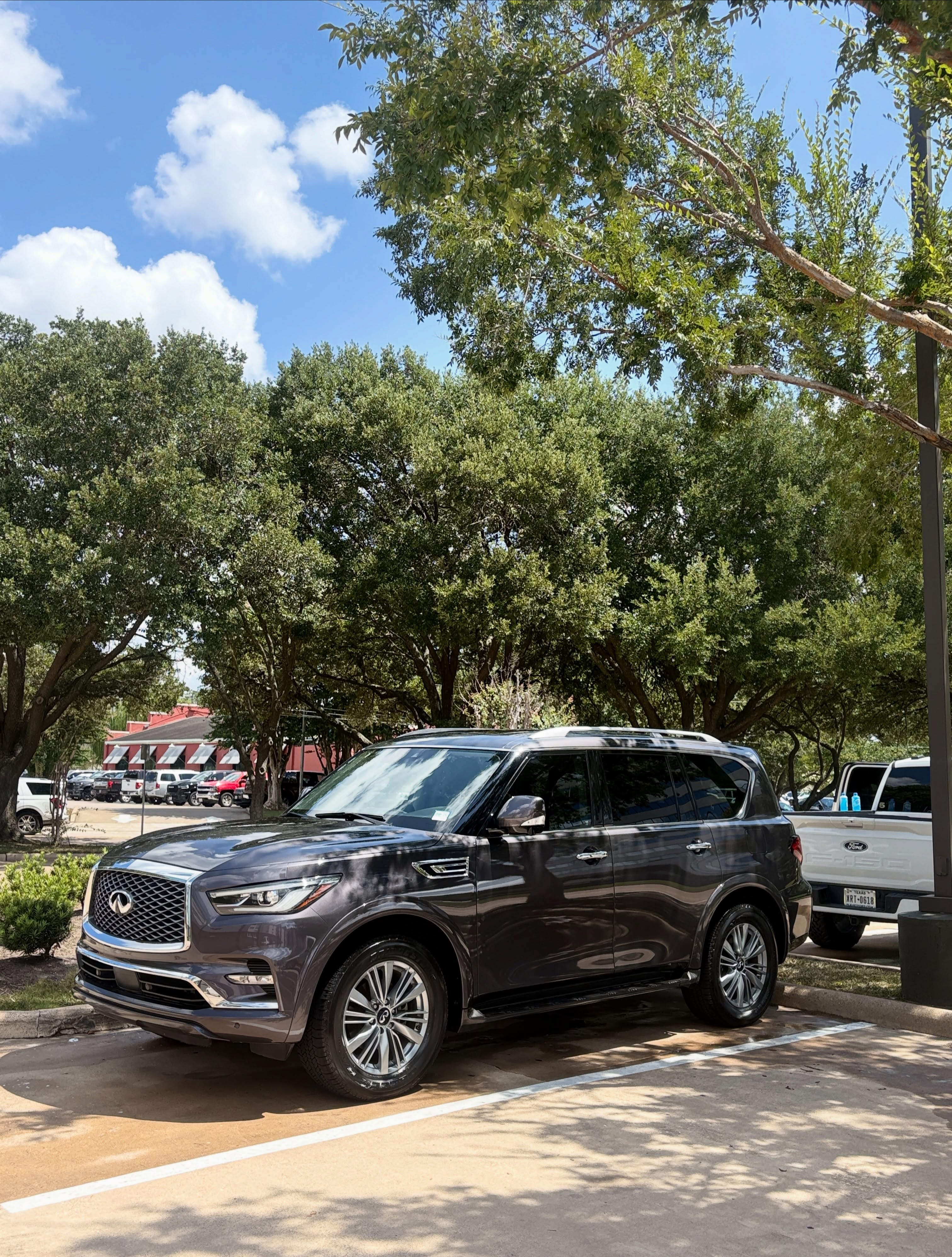 Infiniti QX80 — Full detail